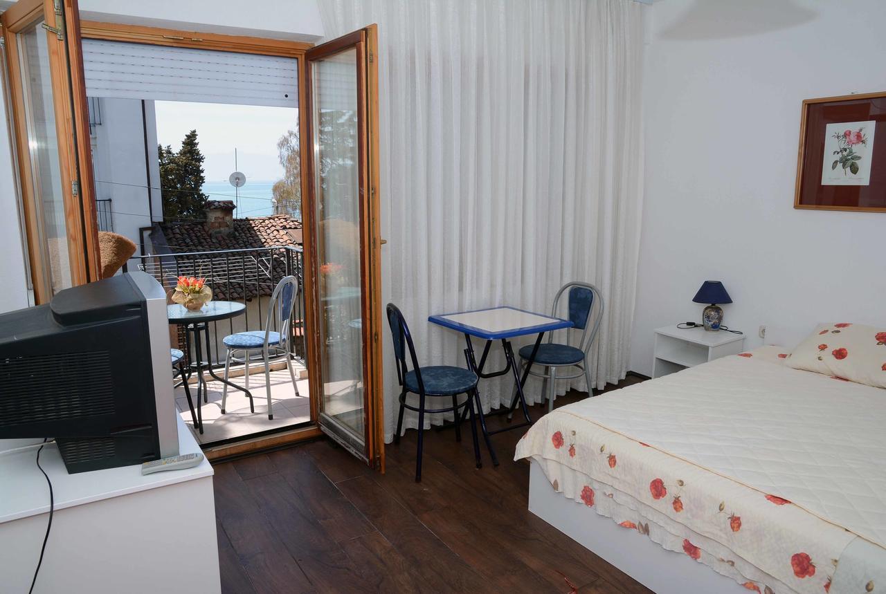 Vila Delfin Ohrid Buitenkant foto
